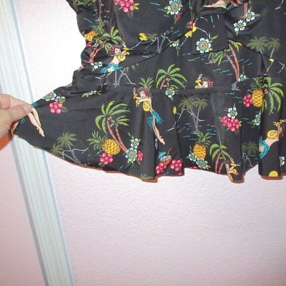Torrid Hula Girls Tankini Top Size 3X Underwire Peplum Swim Top Pineapples Tiki - Picture 5 of 12